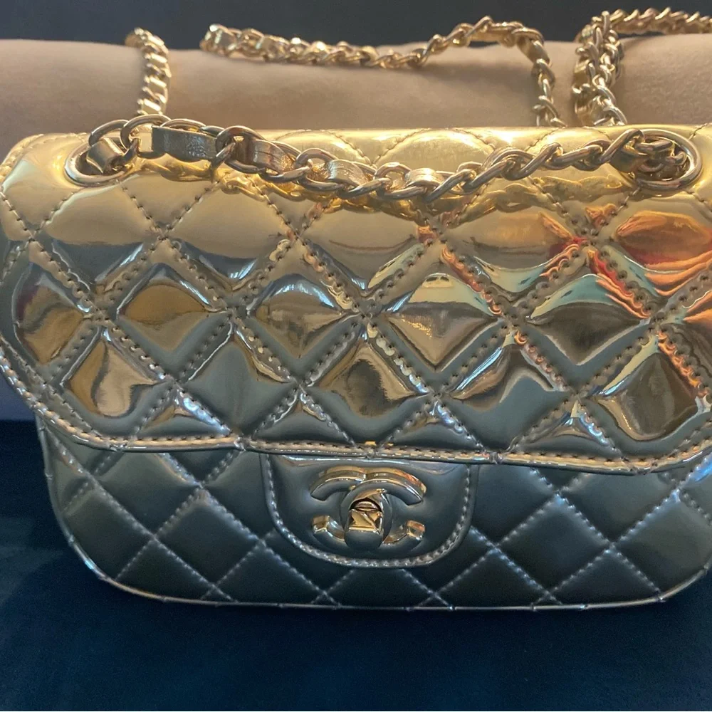 Gold Quilted CC Crossbody Shoulder Bag - Picture 3 of 12
